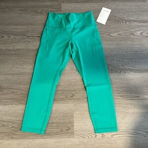Lululemon Wunder Train HR Crop 23” Pockets- Size 8!